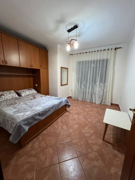 Tirane, jepet me qera apartament 2+1 Kati 4, 80 m² 500 € (Rruga e Kavajes ,perballe delijorgjit)