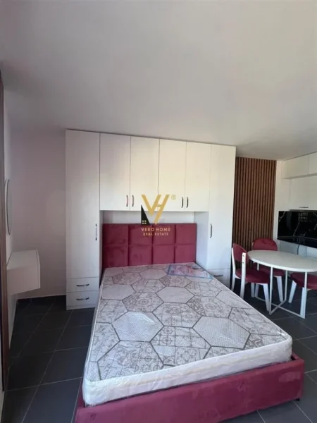 Shkembi Kavajes, shitet garsonier 1+1+Ballkon Kati 7, 43 m² 53.000 € (SHKEMBI I KAVAJES)