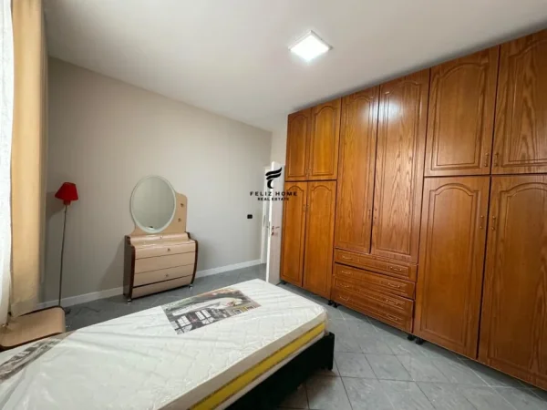 Tirane, jepet me qera apartament 2+1 Kati 1, 120 m² 550 € (KODRA E DIELLIT)
