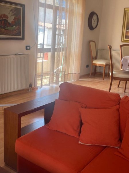 Tirane, jepet me qera apartament 3+1+Ballkon Kati 3, 130 m² 600 € (Selvia , prane shkolles siri kodra)
