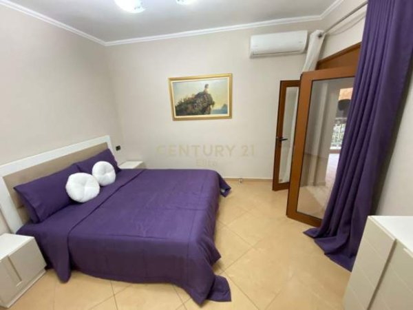 Tirane, jepet me qera apartament 2+1+A+BLK Kati 8, 120 m² 1.500 Euro (Ish Blloku)