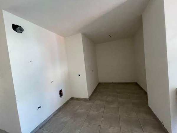 Tirane, shitet apartament 1+1 75 m² 83.000 Euro (Ali Demi)