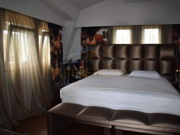 Tirane, jepet me qera Vile 4+1+A+BLK Kati 0, 405 m² 5.000 Euro (Rezidenca White Houses) PARK27375