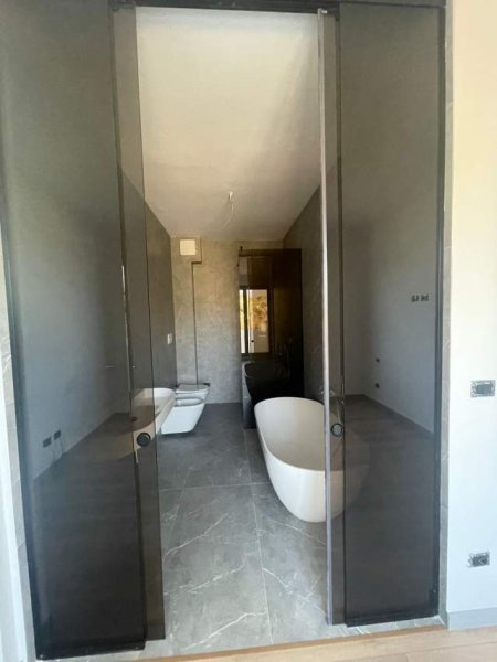 Apartament 2+1 ne shitje, brenda nje rezidence banimi, prane Teg💥