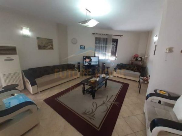 Durres, shitet apartament 2+1+BLK Kati 9, 210 m² 120.000 Euro (Shitet, Apartament 2+1, Te Kazazi, Durres.)