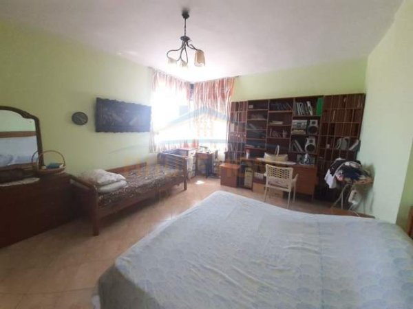 Durres, shitet apartament 2+1+BLK Kati 9, 210 m² 120.000 Euro (Shitet, Apartament 2+1, Te Kazazi, Durres.)