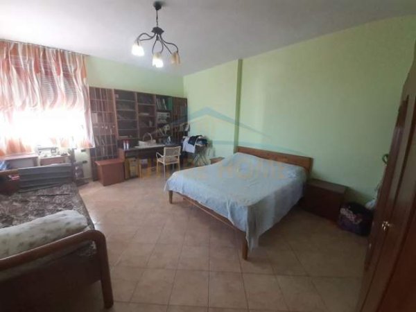 Durres, shitet apartament 2+1+BLK Kati 9, 210 m² 120.000 Euro (Shitet, Apartament 2+1, Te Kazazi, Durres.)