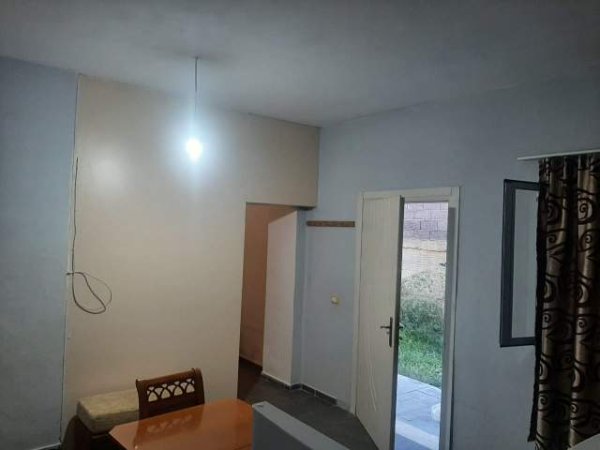 Tirane, jap me qera garsonier 1+1 Kati 1, 15.000 Leke