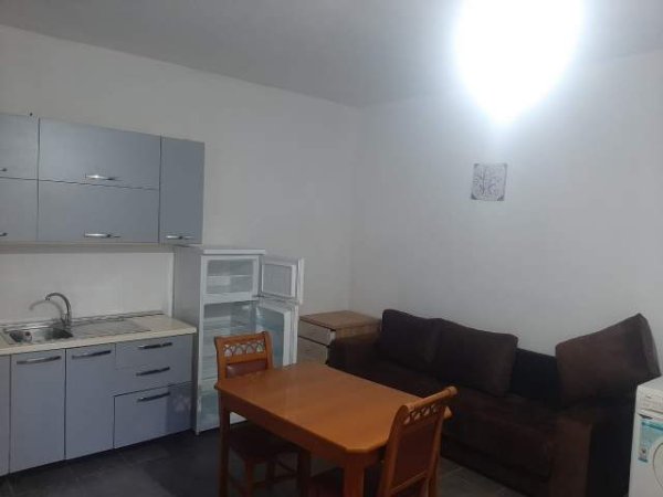 Tirane, jap me qera garsonier 1+1 Kati 1, 15.000 Leke