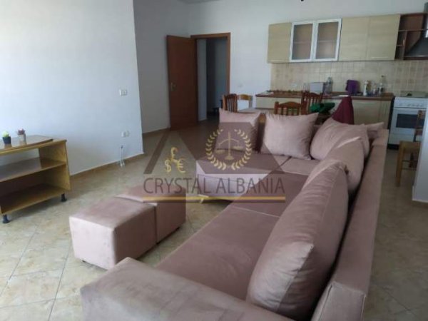 Tirane, jepet me qera 1+1 Kati 3, 78 m² 380 Euro (Rruga Riza Cerova)