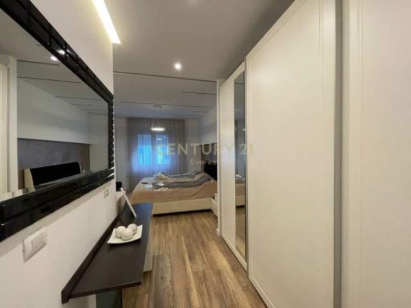 Tirane, jepet me qera apartament 3+1+A+BLK Kati 3, 140 m² 1.500 Euro (Kopeshti Zologjik)