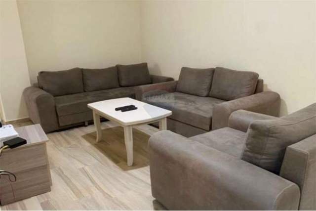 Tirane, jepet me qera apartament 1+1 65 m² 400 Euro (KOPSHTI BOTANIK)