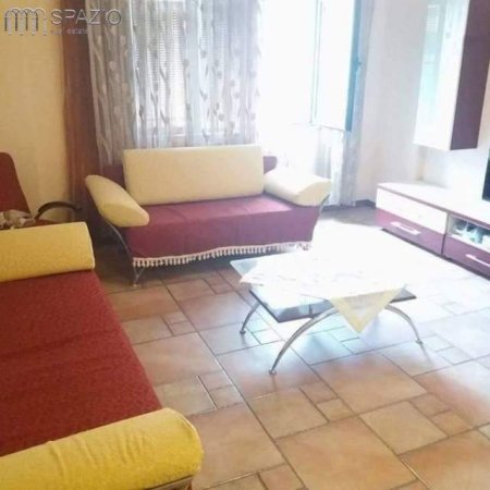Tirane, jepet me qera apartament 1+1+BLK Kati 8, 76 m² 400 Euro (Rruga ''Reshit Petrela'')