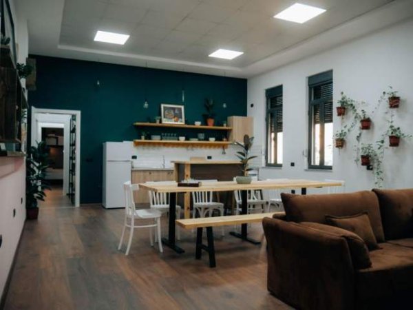 Tirane, jepet 150 euro ne muaj krevat me qira ne the maze hostel