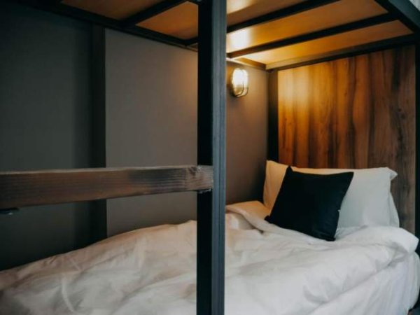 Tirane, jepet 150 euro ne muaj krevat me qira ne the maze hostel