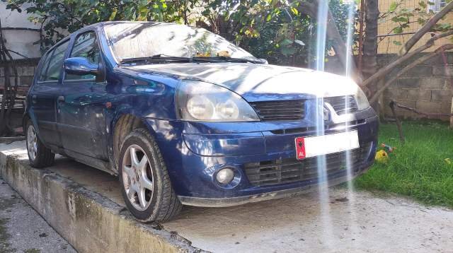 Tirane, shes makine per pjese kembimi Renault Viti 2003, 0