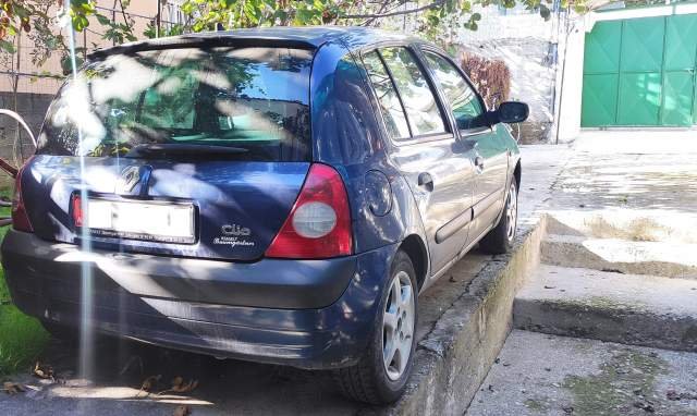 Tirane, shes makine per pjese kembimi Renault Viti 2003, 0