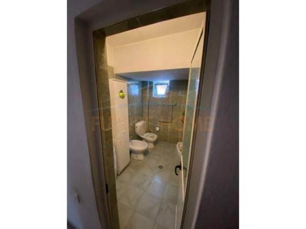 Tirane, jepet me qera apartament 3+1+A+BLK Kati 2, 140 m² 500 Euro (Rruga e Kavajes) PARK27627