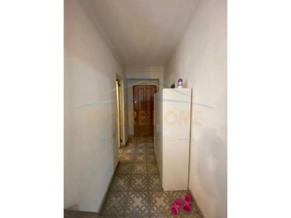 Tirane, jepet me qera apartament 3+1+A+BLK Kati 2, 140 m² 500 Euro (Rruga e Kavajes) PARK27627