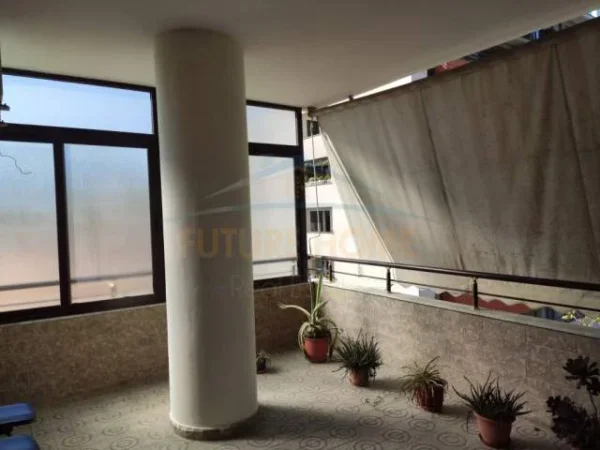 Durres, jepet me qera apartament 3+1+A+BLK Kati 4, 150 m² 500 Euro (Poliklinika)