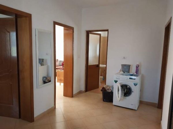 Tirane, jepet me qera Vile 3+1+BLK Kati 2, 360 m² 800 Euro (Rr osman resuli)