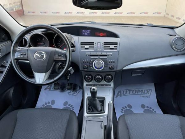 Tirane, shes makine Mazda 3 Viti 2012, 5.800 Euro