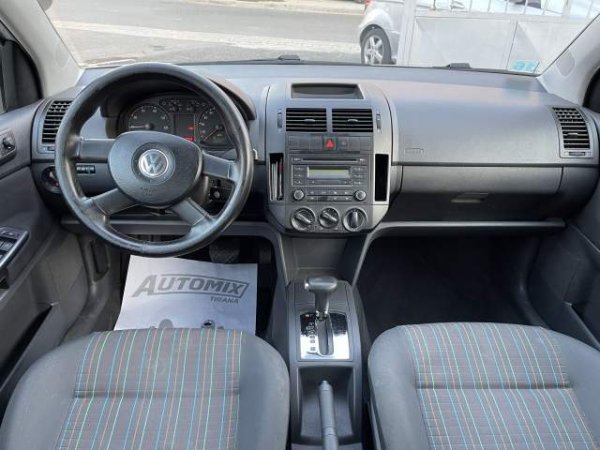 Tirane, shes makine Volkswagen POLO Viti 2005, 4.300 Euro