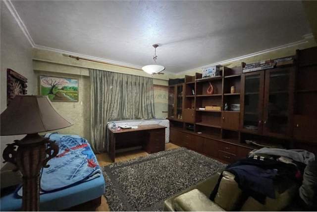 Tirane, jepet me qera apartament 2+1 Kati 3, 138 m² 800 Euro (Rruga e Durresit)