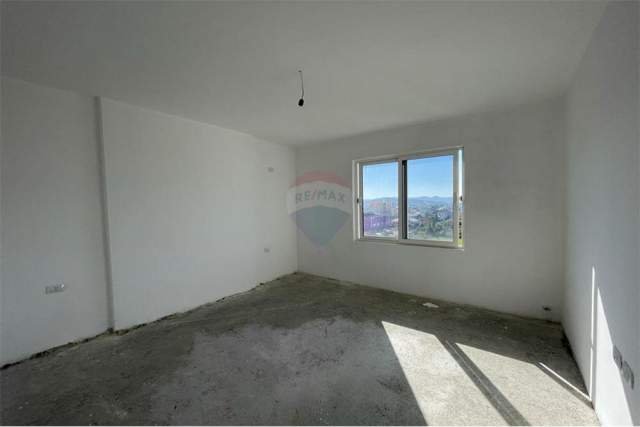 Tirane, shitet apartament 1+1 Kati 5, 96 m² 49.000 Euro (Kamez)