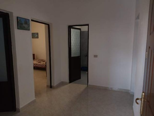 Tirane, jepet me qera Vile 3+1+BLK Kati 1, 360 m² 800 Euro (osman resuli)