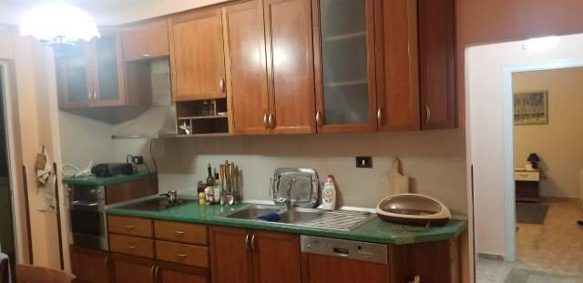 Tirane, jepet me qera apartament 3+1+BLK Kati 2, 120 m² 700 Euro (rruga ismail qemali)