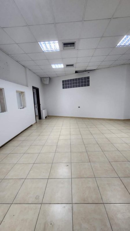 Tirane, jepet me qera ambjent biznesi Kati 0, 1.200 m² 8.000 Euro (rruga Elbasanit)