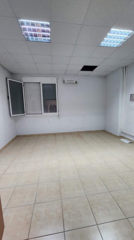 Tirane, jepet me qera ambjent biznesi Kati 0, 1.200 m² 8.000 Euro (rruga Elbasanit)