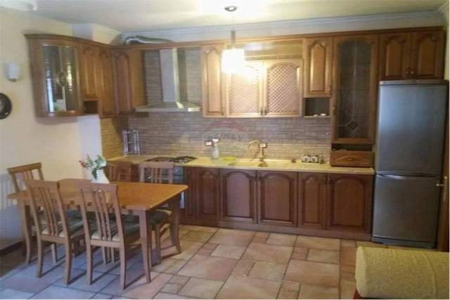 Tirane, jepet me qera apartament 1+1 Kati 8, 76 m² 400 Euro (Stacioni i Trenit)