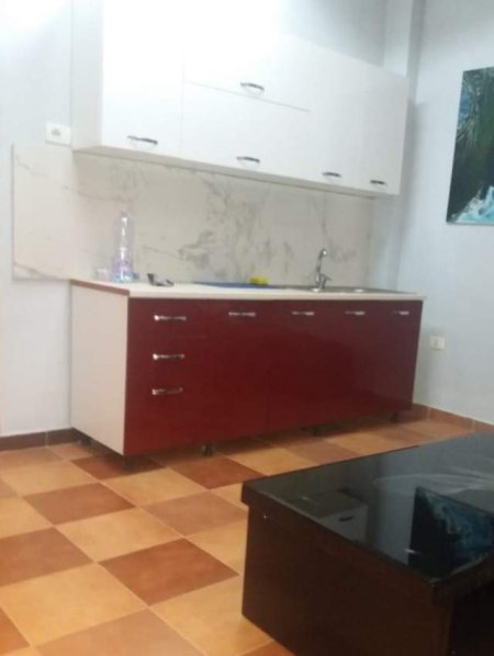 Tirane, jepet me qera apartament 1+1+BLK Kati 1, 80 m² 350 Euro (myslym shyri)