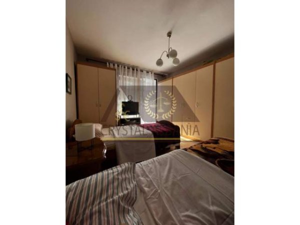 Tirane, jepet me qera apartament 2+1+BLK Kati 3, 85 m² 350 Euro (Perballe Ministrise se Jashtme)