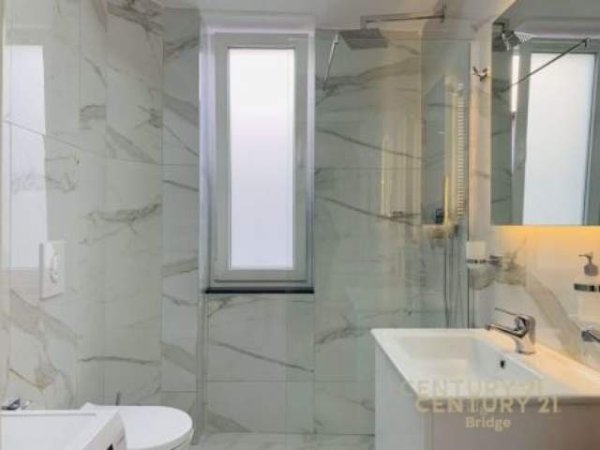 Tirane, jepet me qera apartament 2+1+BLK Kati 3, 92 m² 600 Euro (Myslym Shyri)