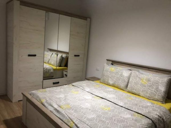 Apartament 1+1 me qira, prane spitalit Nene Tereza ne Tirane