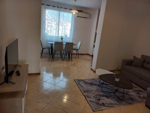 Tirane, jepet me qera apartament 2+1+Ballkon Kati 4, 100 m² 550 € (Don Bosko , prane viva market)