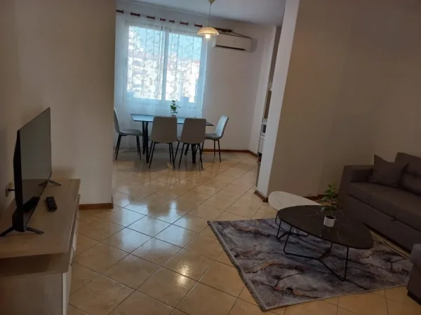 Tirane, jepet me qera apartament 2+1+Ballkon Kati 4, 100 m² 550 € (Don Bosko , prane viva market)