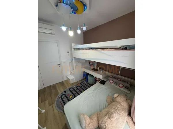 Tirane, shitet apartament 3+1 Kati 2, 120 m² 150.000 € (Dogana)