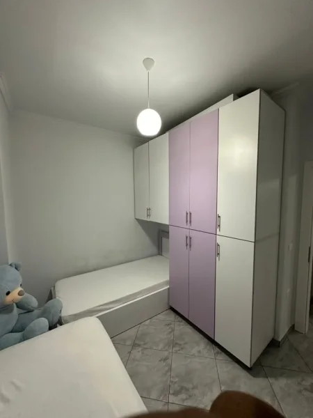 Tirane, jepet me qera apartament 2+1+Ballkon Kati 2, 75 m² 470 € (ASTIR)