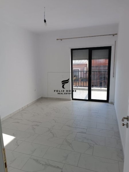 Tirane, jepet me qera apartament 2+1 Kati 5, 75 m² 550 € (STACIONI TRENIT)