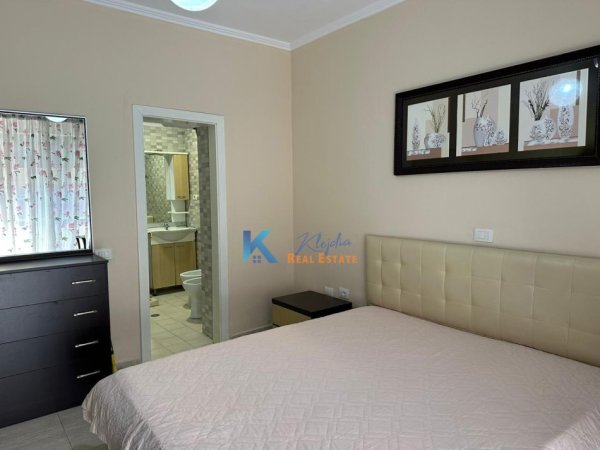 Tirane, jepet me qera apartament 2+1 Kati 3, 110 m² 700 € (Rruga e Durresit, afer gjimnazit Qemal Stafa)