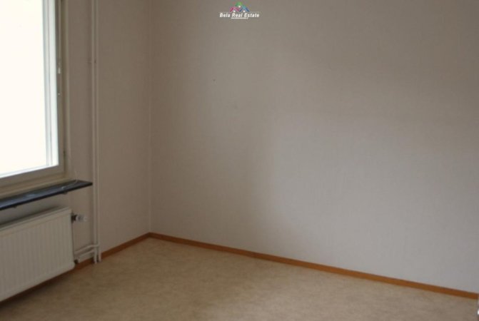 Tirane, jap me qera apartament 2+1 Kati 8, 84 m² 400 € (Tirana Golden Park)