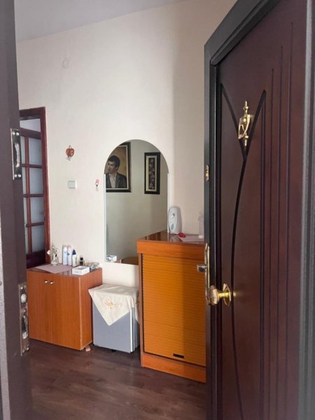 Durres, shitet apartament 1+1+Ballkon Kati 5, 67 m² 65.000 € (Lagjia . 6 prane shkolles Eftali Koci)