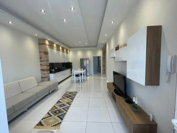 Tirane, jepet me qera apartament 2+1+Ballkon Kati 4, 100 m² 550 € (JORDAN MISJA)