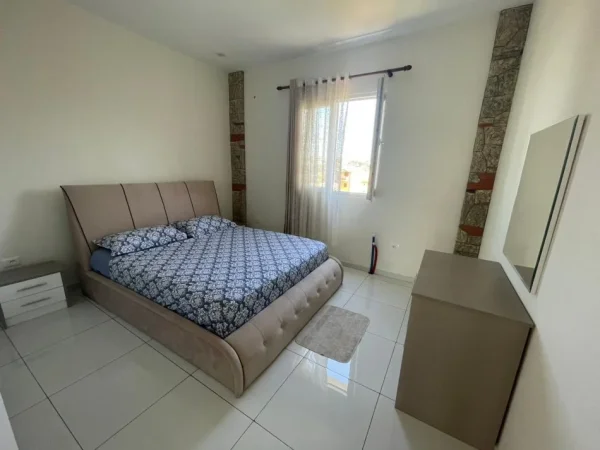 Tirane, jepet me qera apartament 2+1+Ballkon Kati 4, 100 m² 550 € (JORDAN MISJA)