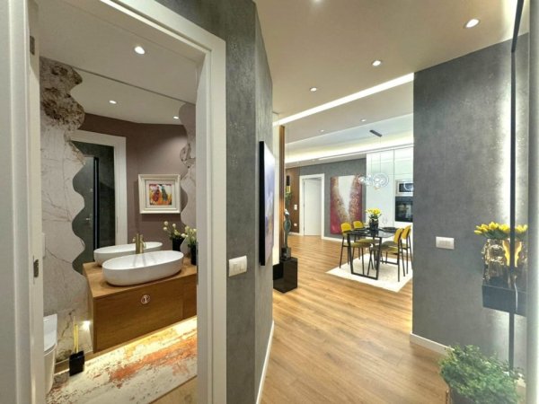 Tirane, shitet apartament 2+1 , 110 m² 248.000 € (Liqeni)
