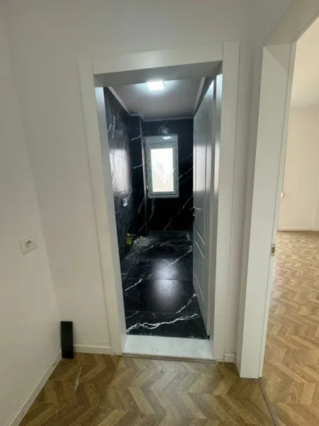 Tirane, shitet apartament 2+1+Ballkon Kati 3, 98 m² 180.000 € (kopshi botanik)
